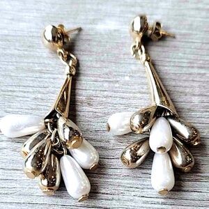 💞💗 Vintage Gold & Pearl Cluster Teardrop Gold Tube Earrings